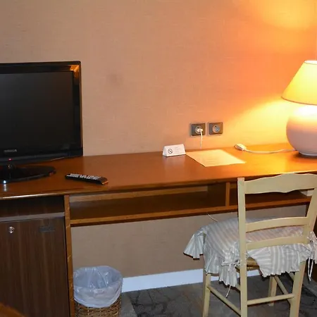 Otel Le Petit Bistrot Laval (Mayenne)