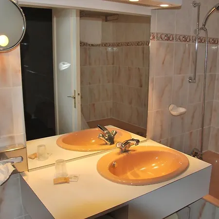 Le Petit Bistrot Otel Laval (Mayenne)