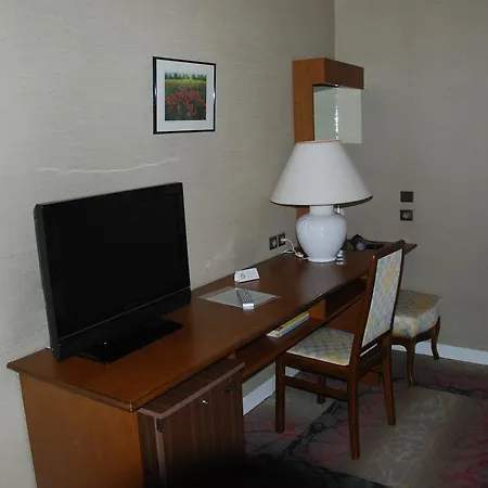 Le Petit Bistrot Otel 3*